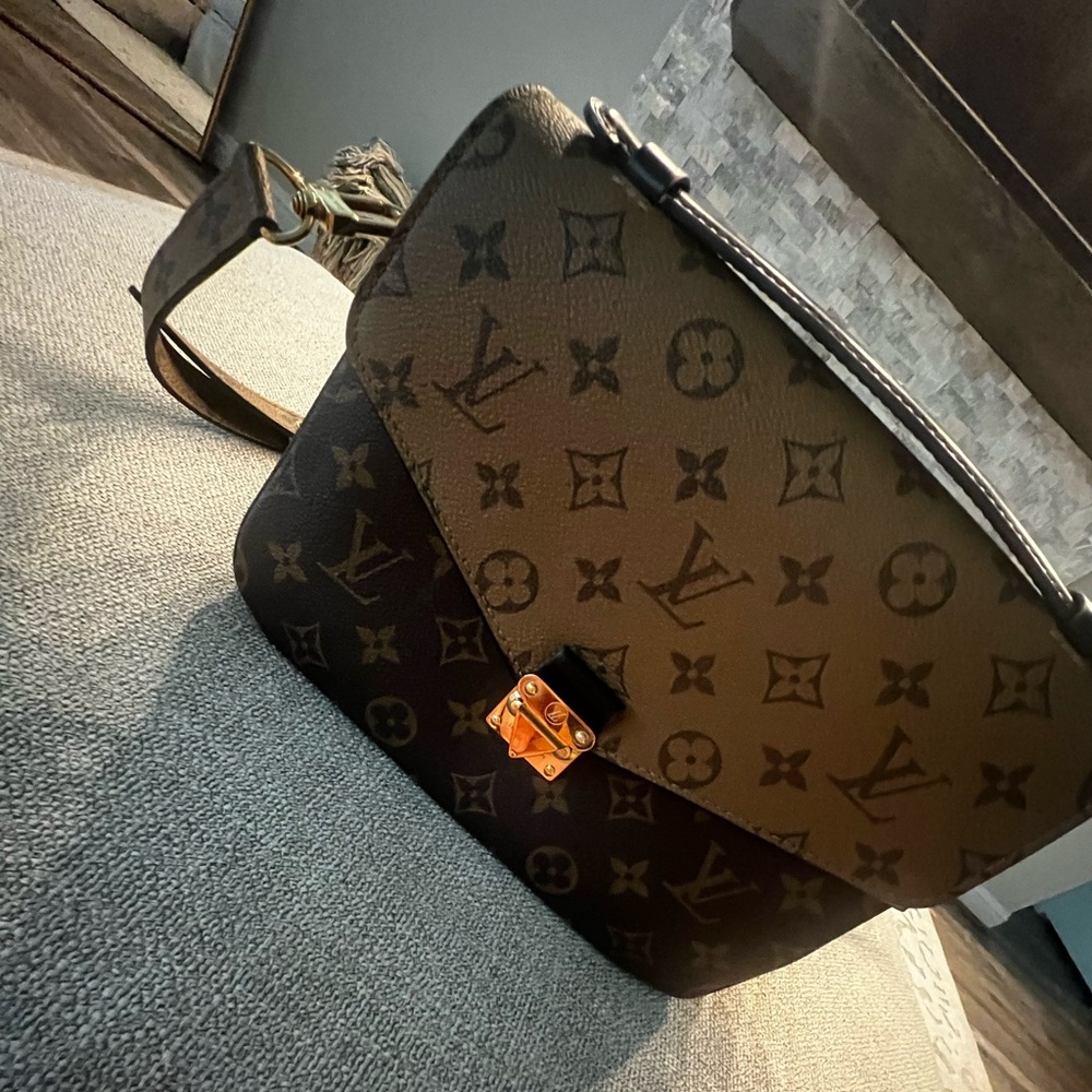 Louis Vuitton Pochette Métis Monogram